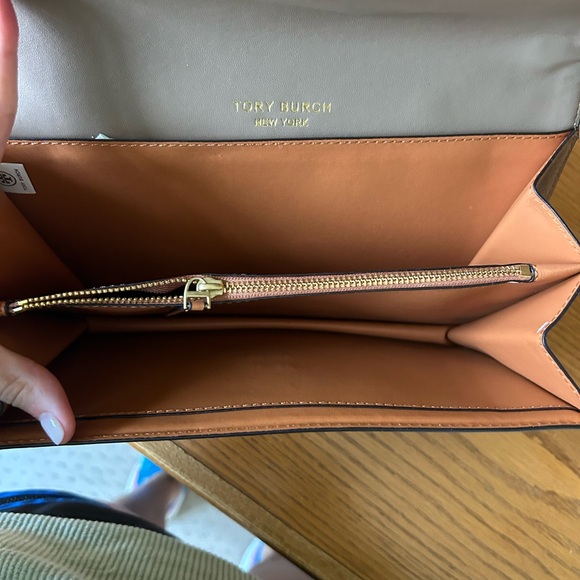 Tory Burch Tan and Brown Logo Crossbody Bag - Picture 4 of 4